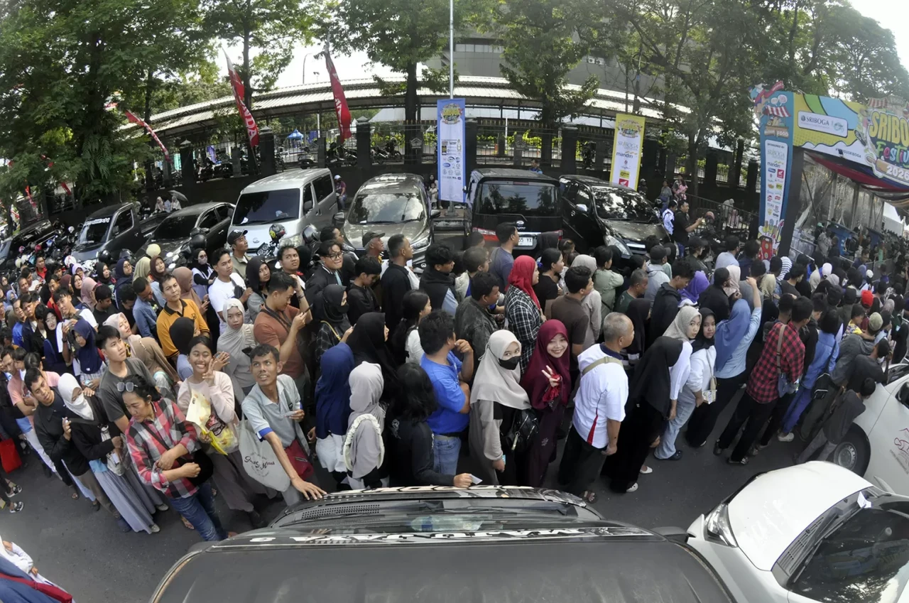 Pemecahan Rekor Penyajian...