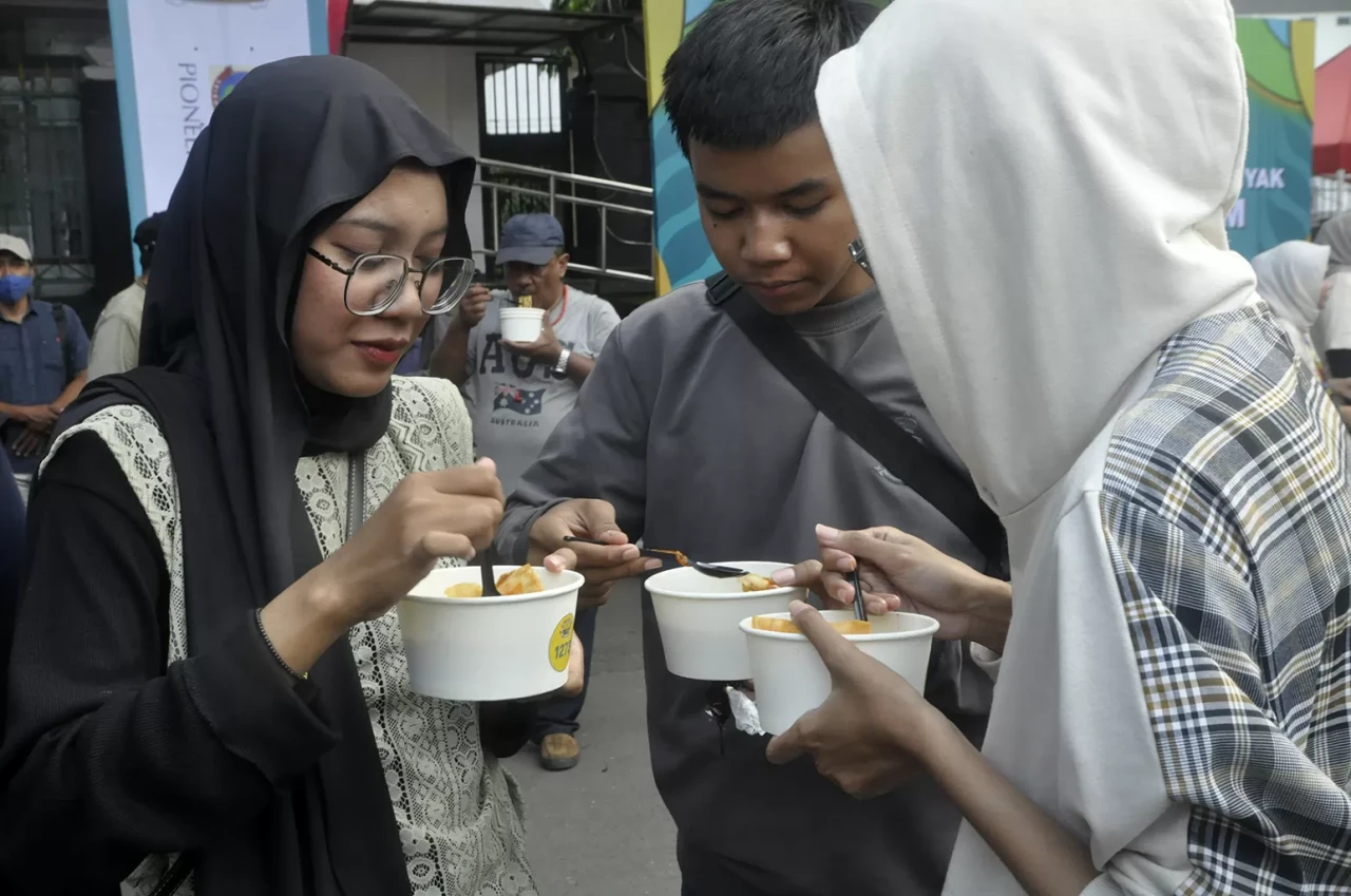 Pemecahan Rekor Penyajian...