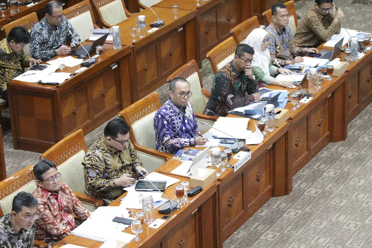 Raker Komisi III DPR,...