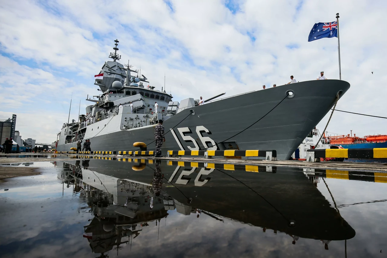 Kapal Perang HMAS Toowoomba...