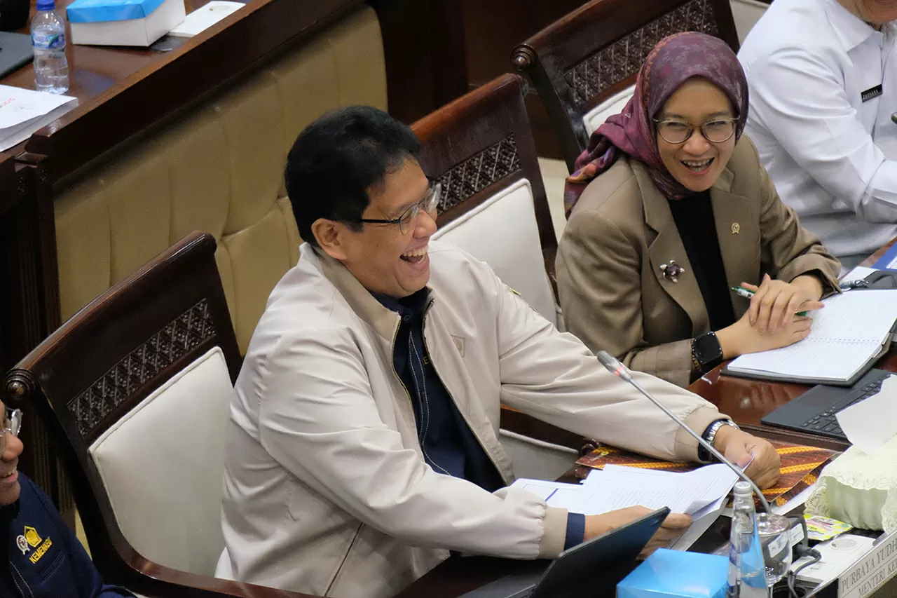 Komisi XI DPR Gelar...