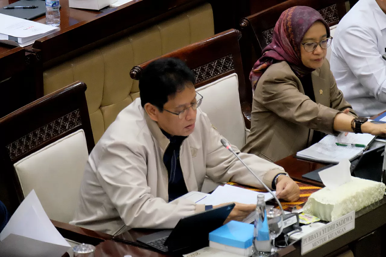 Komisi XI DPR Gelar...