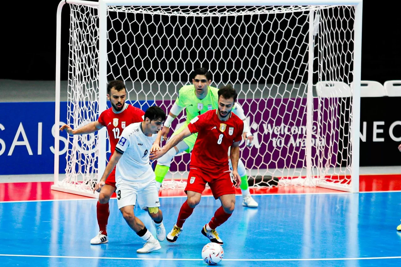 Empat Gol Antar Iran...