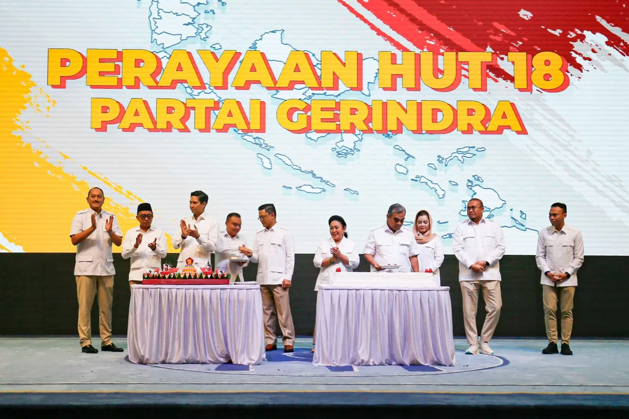 Rayakan Usia ke-18,...