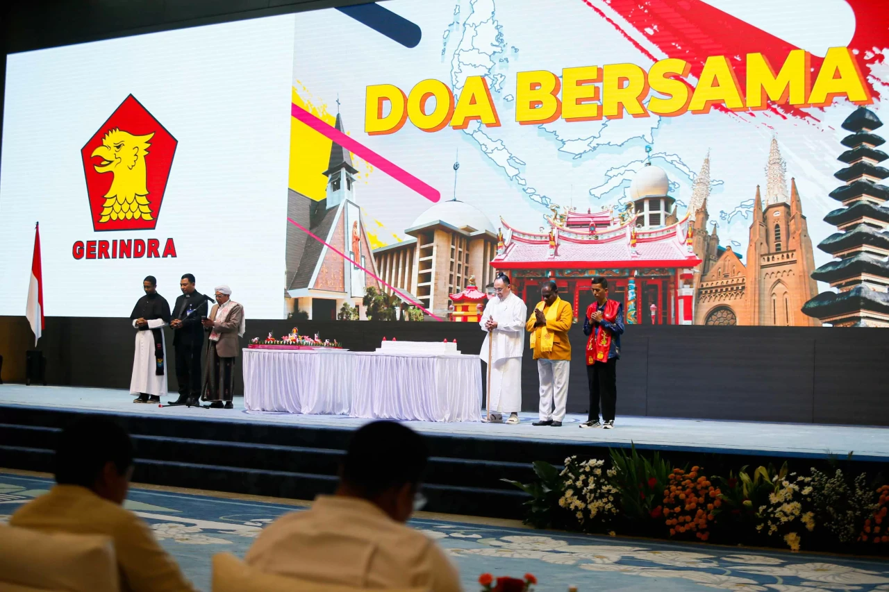 Rayakan Usia ke-18,...