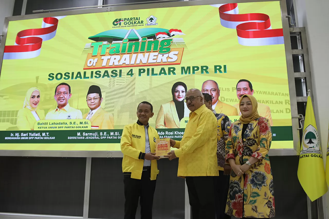Bahlil Buka Training...
