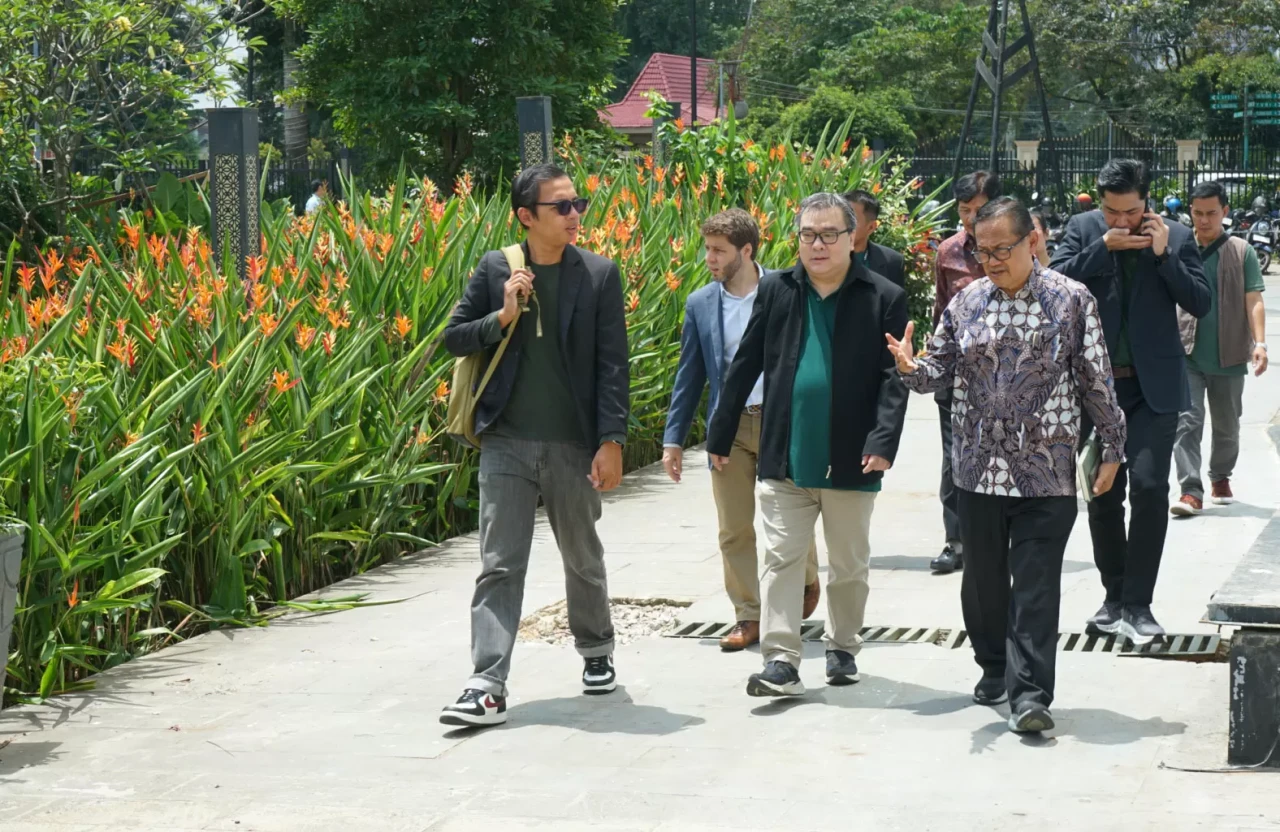 Pertama di Palembang,...