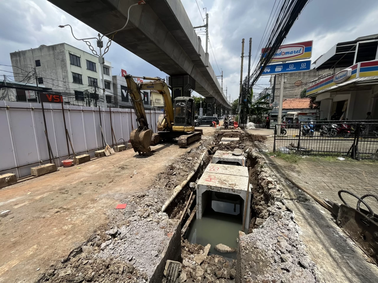 Perbaikan Drainase di...