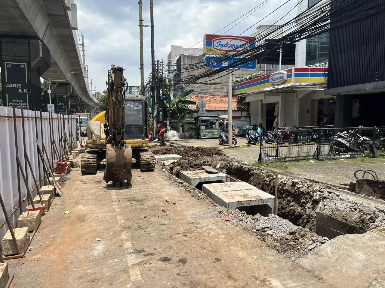 Perbaikan Drainase di...