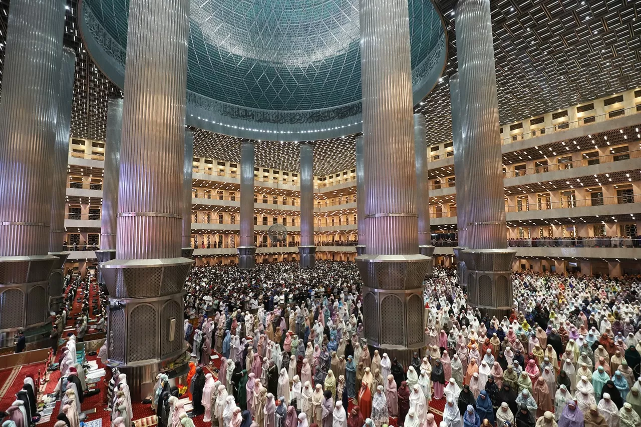 Salat Tarawih Perdana...