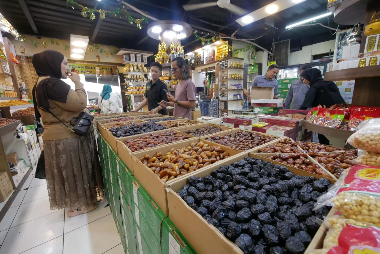 Penjualan Kurma di Tanah...