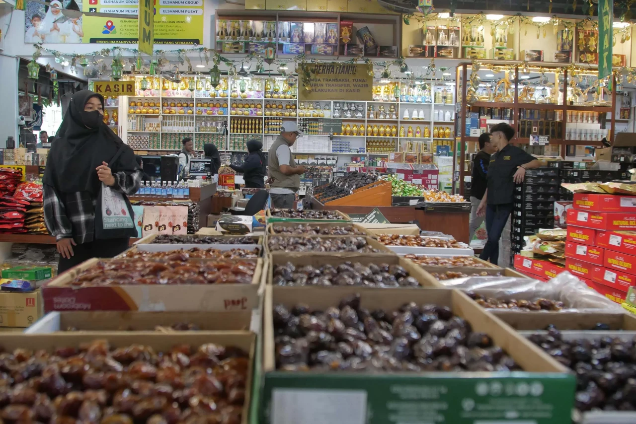 Penjualan Kurma di Tanah...