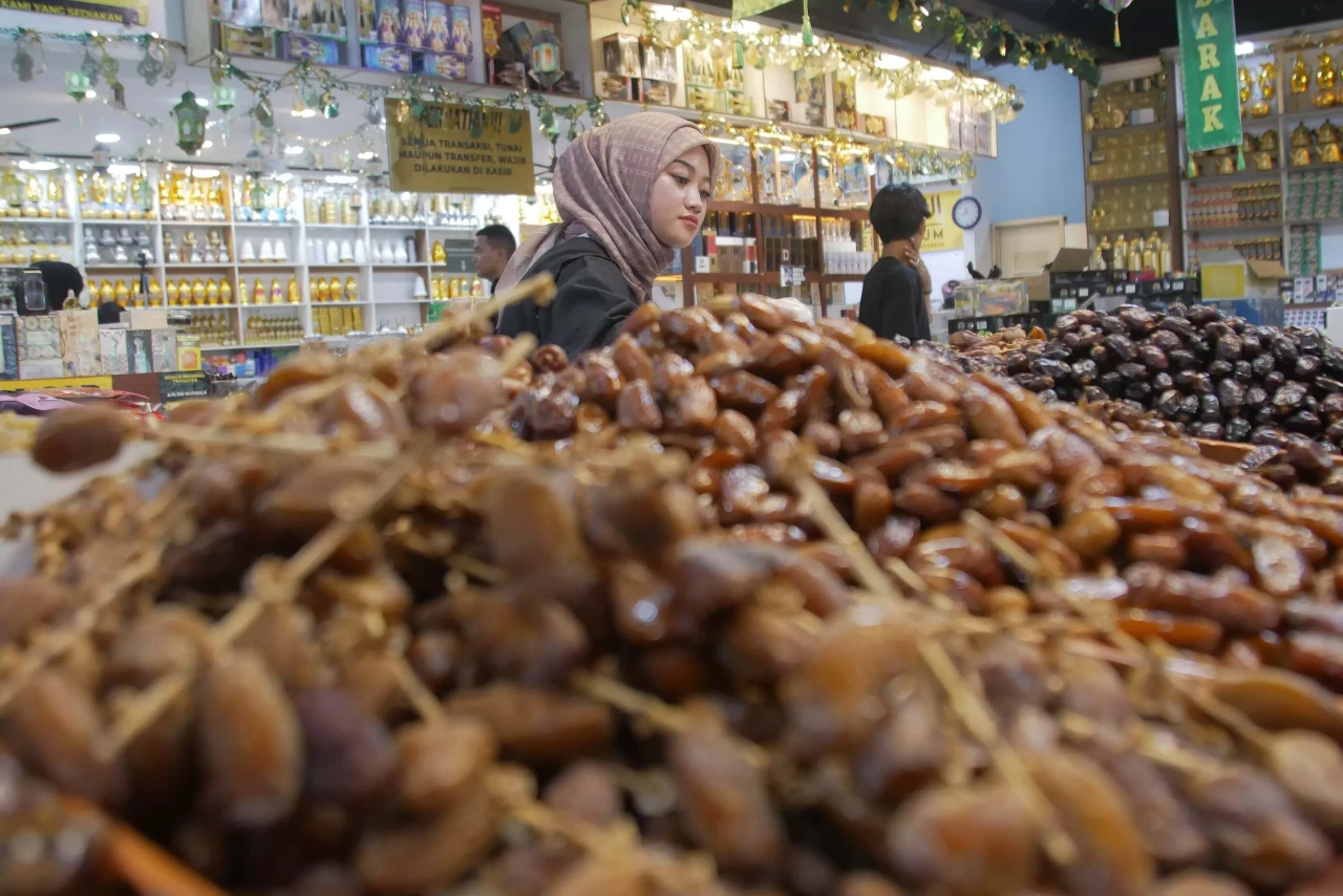 Penjualan Kurma di Tanah...