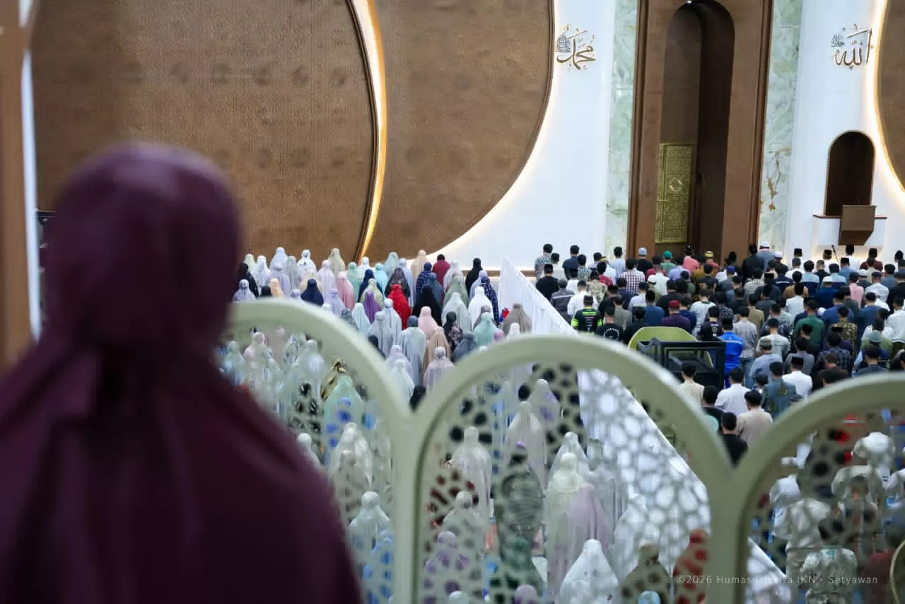 Tarawih Pertama di Masjid...