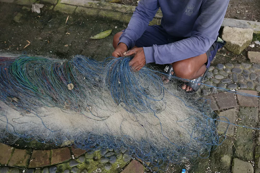 Cuaca Buruk, Nelayan...