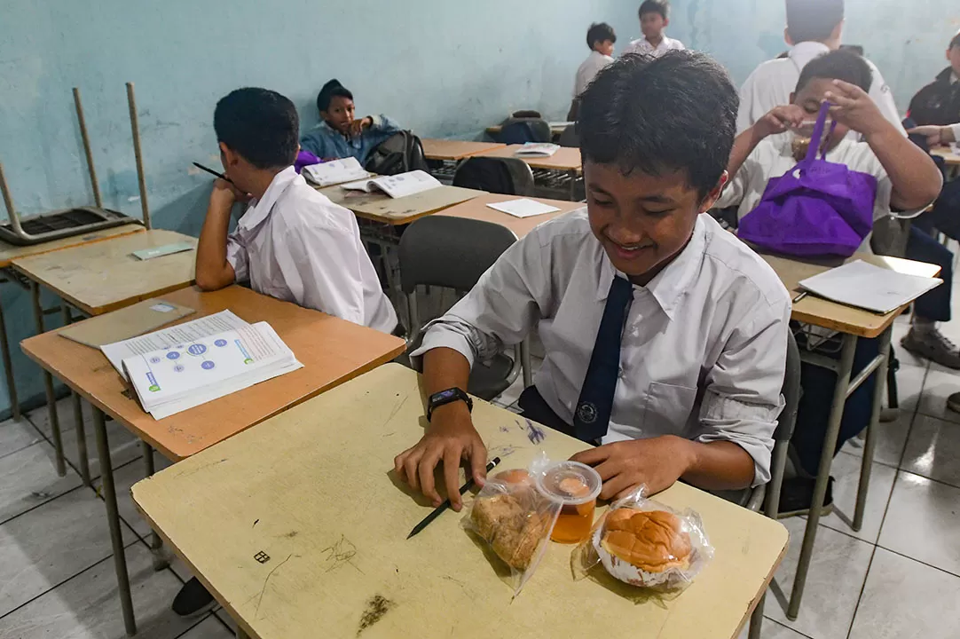 Program Makan Bergizi...