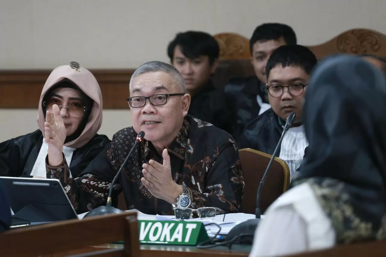 Bantah Rugikan Negara,...