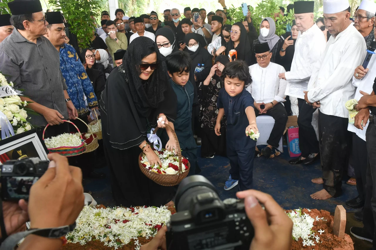 Potret Pemakaman Mantan...