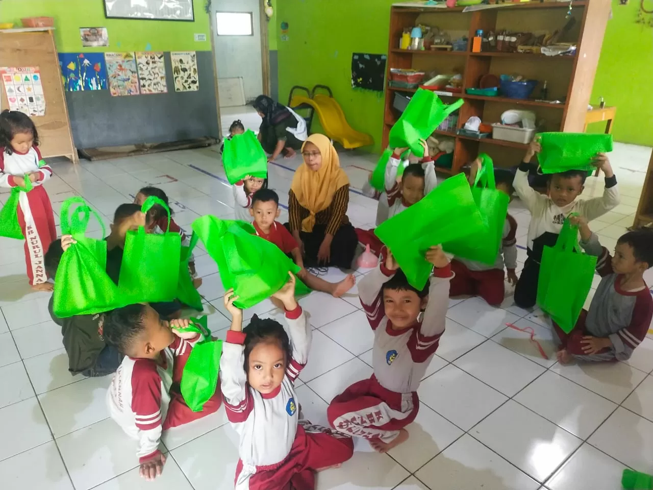 Dampak Ekonomi MBG Dirasakan...