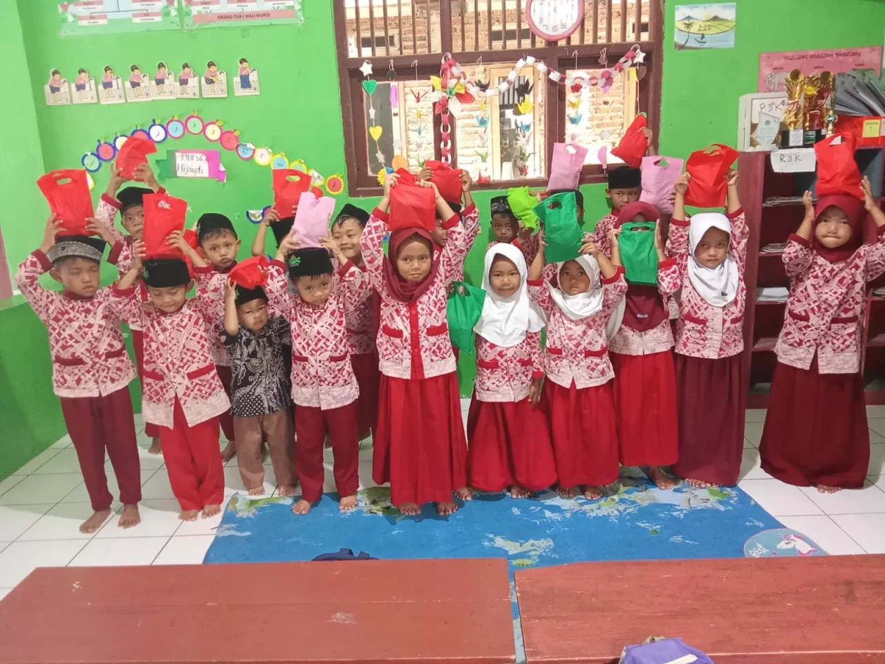 Dampak Ekonomi MBG Dirasakan...