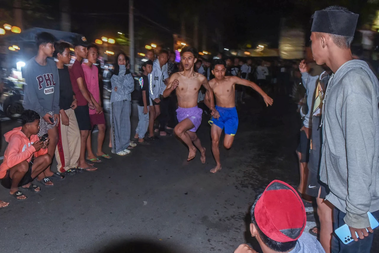 Potret Lomba Lari Malam...