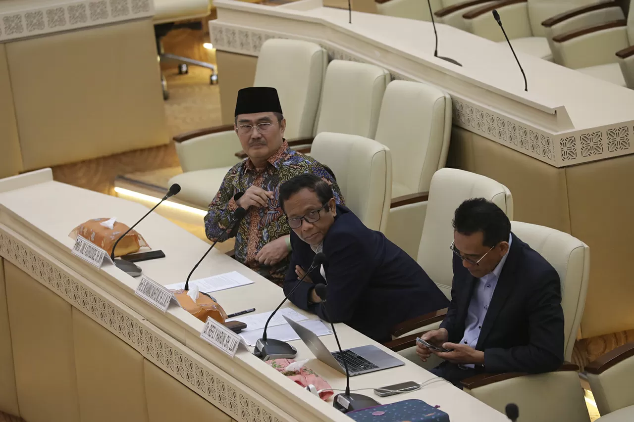 Jimly, Mahfud, dan Refly...