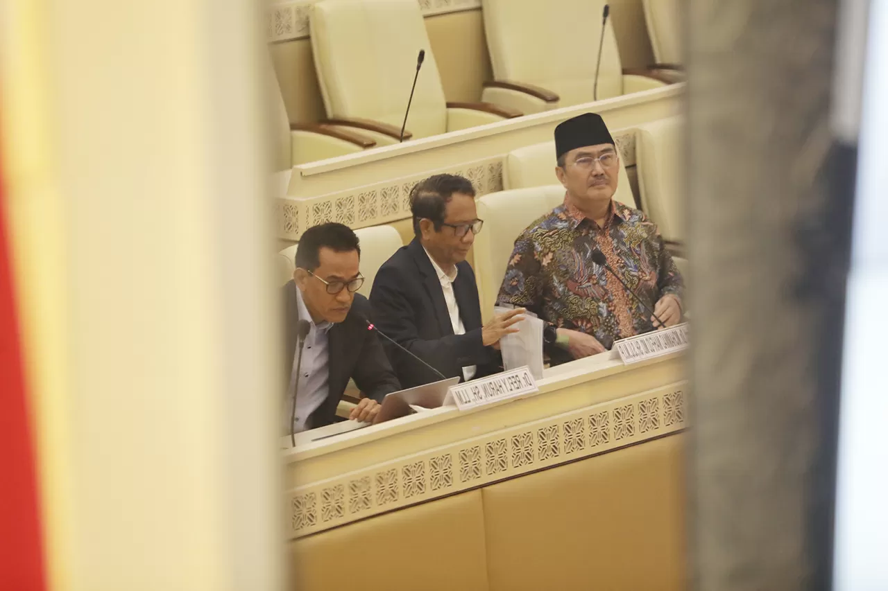Jimly, Mahfud, dan Refly...