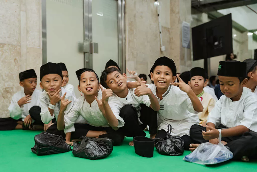 500 Anak Ikuti Safari...