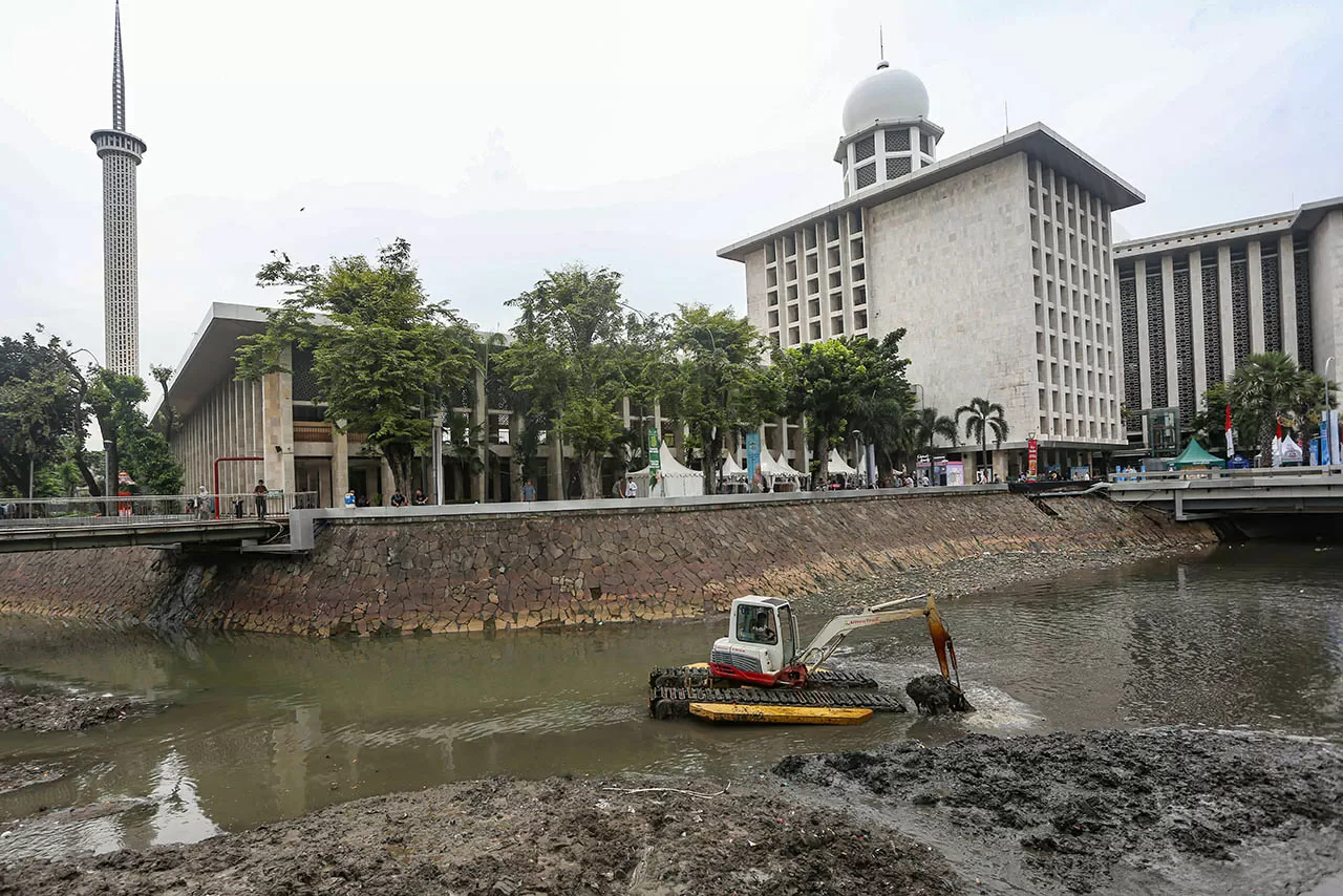 Pengerukan Lumpur di...