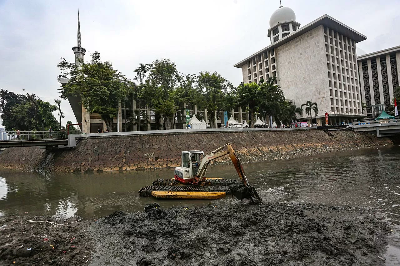 Pengerukan Lumpur di...