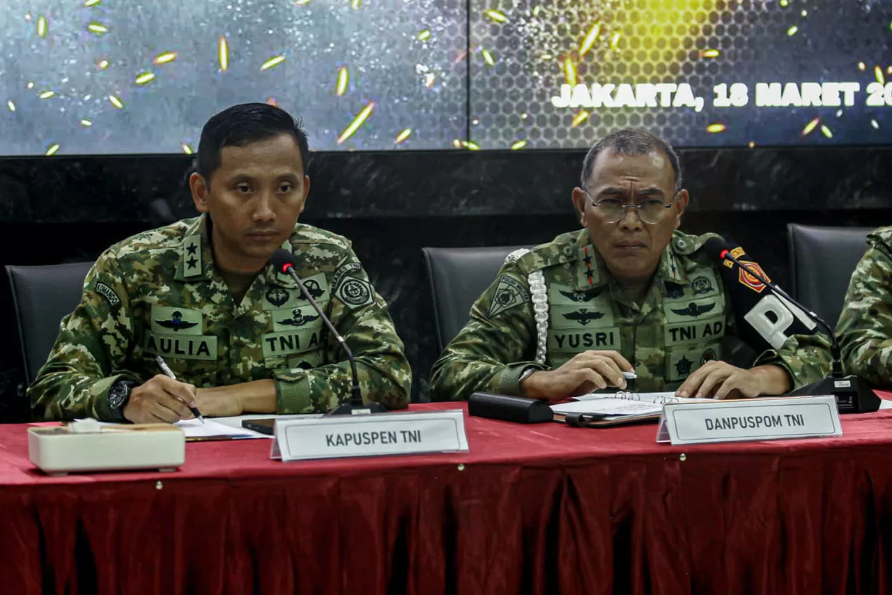 Puspom TNI Amankan Empat...