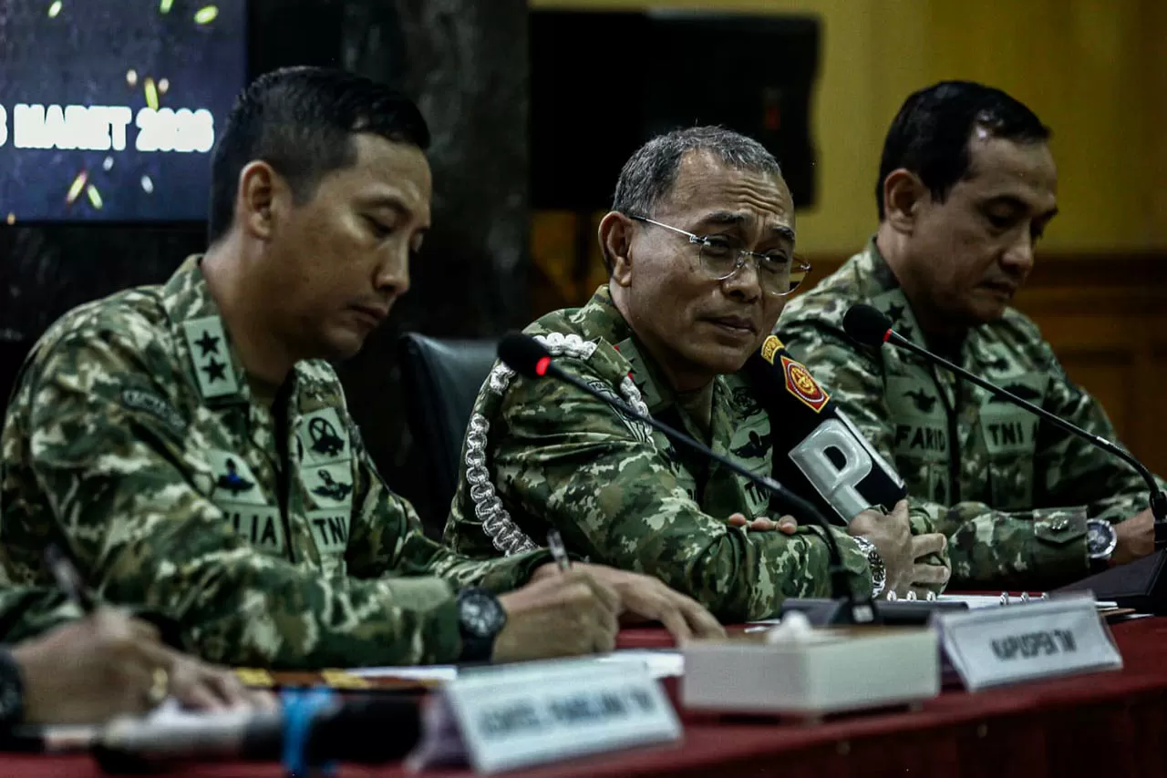 Puspom TNI Amankan Empat...