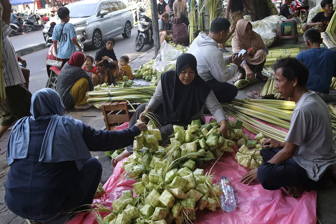 Pedagang Musiman Kulit...