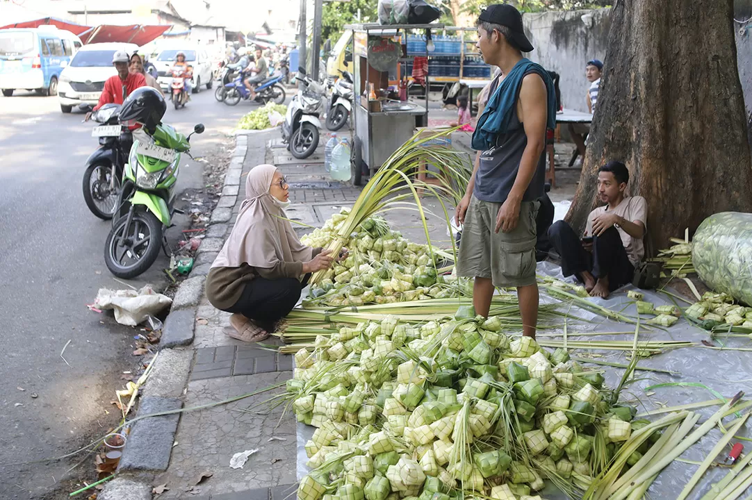 Pedagang Musiman Kulit...