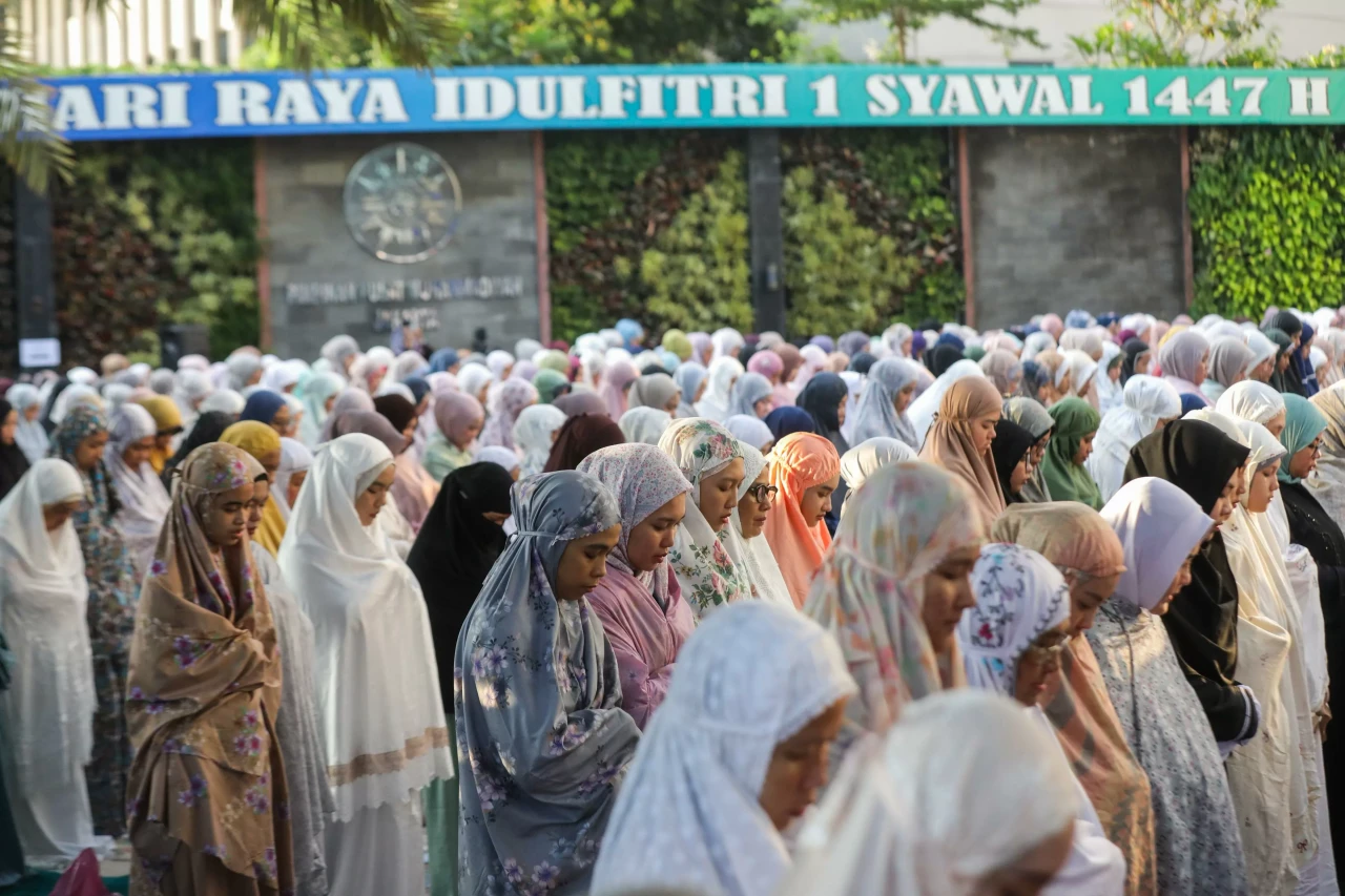 Suasana Salat Idulfitri...