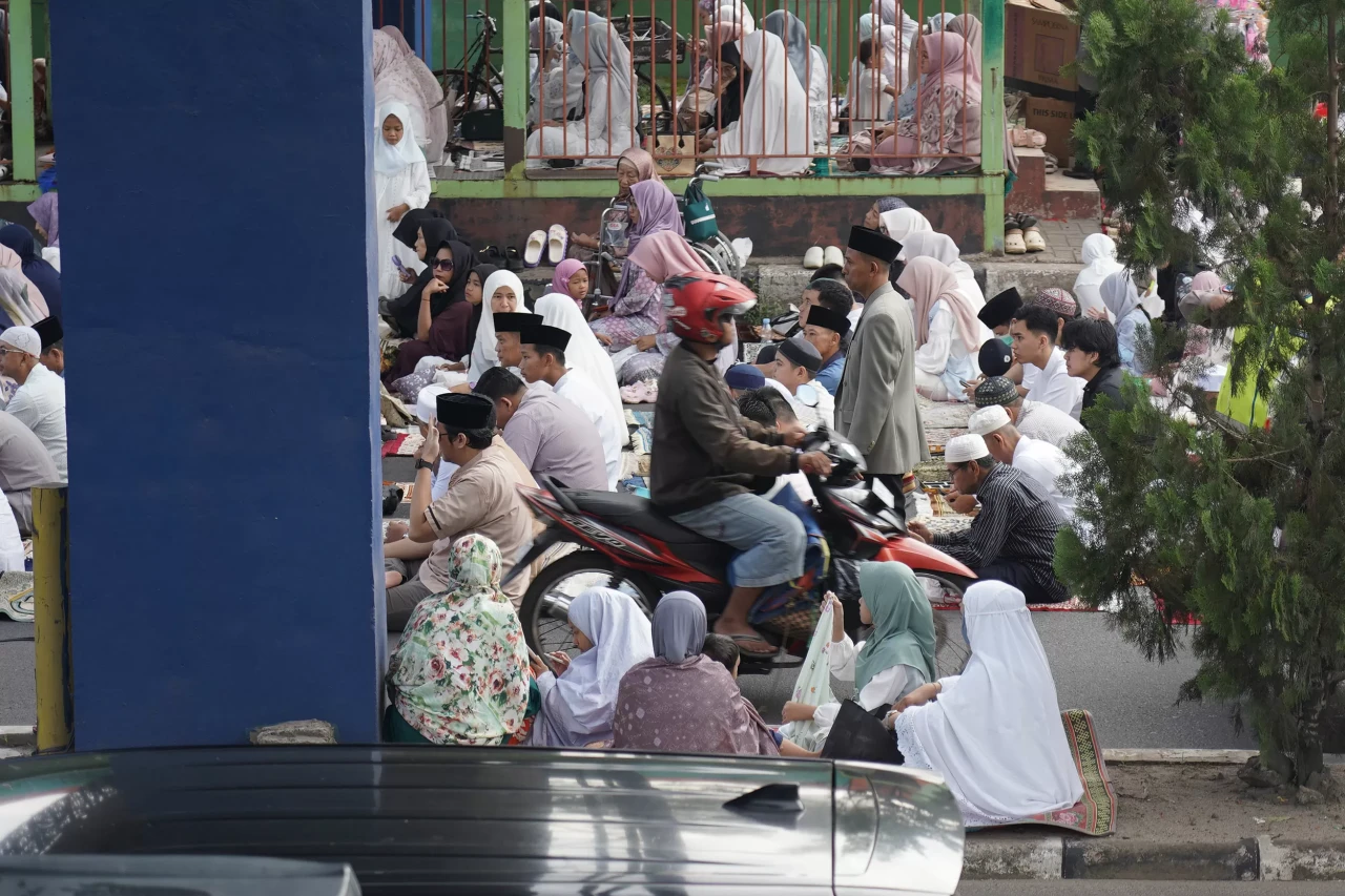 Potret Salat Idul Fitri...