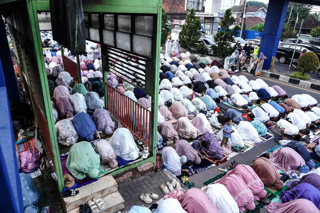 Potret Salat Idul Fitri...