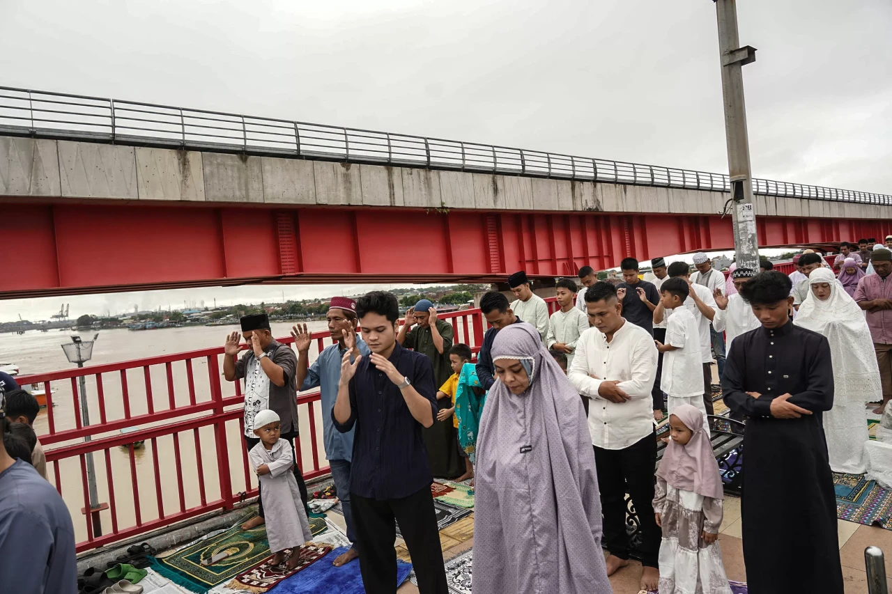 Salat Iduf Fitri di...
