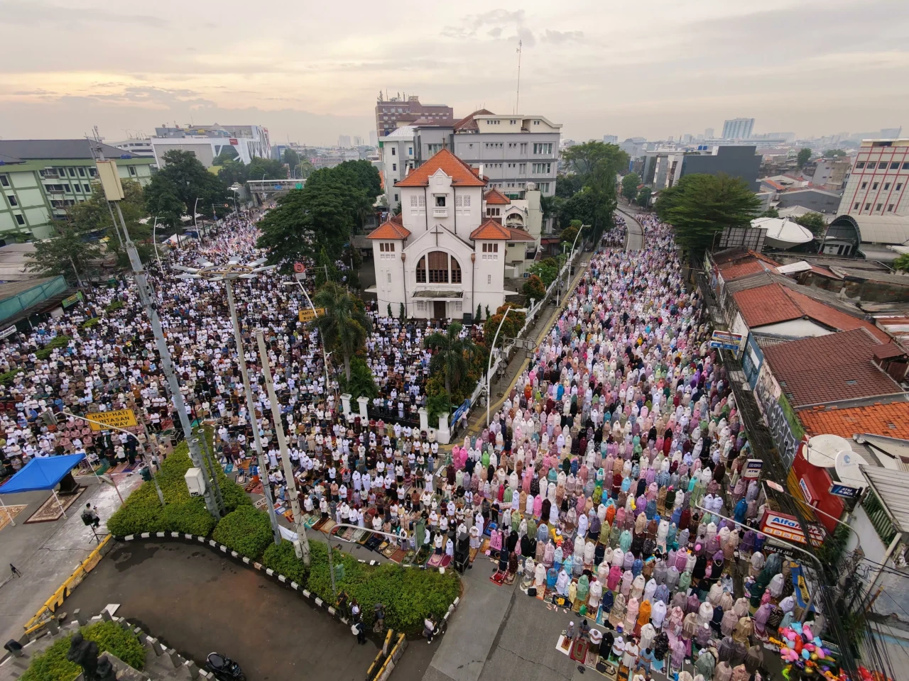 Potret Kerukunan Beragama,...