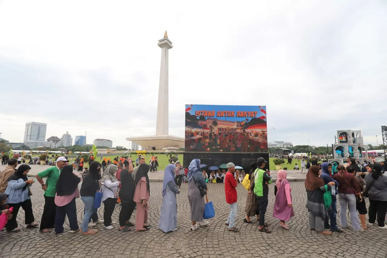 Pasar Murah di Monas,...