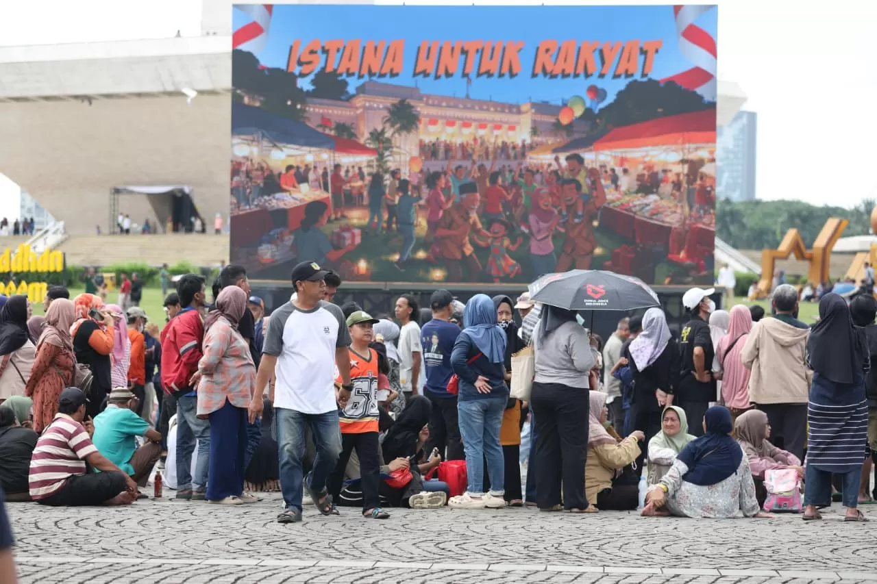 Pasar Murah di Monas,...