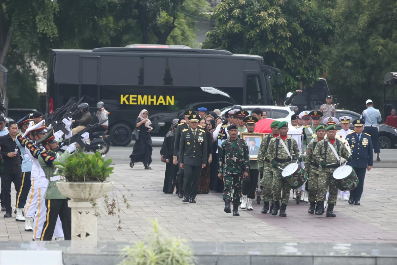Pemakaman Mantan Menteri...
