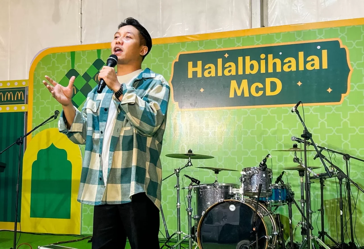 Rayakan 35 Tahun Kebersamaan,...