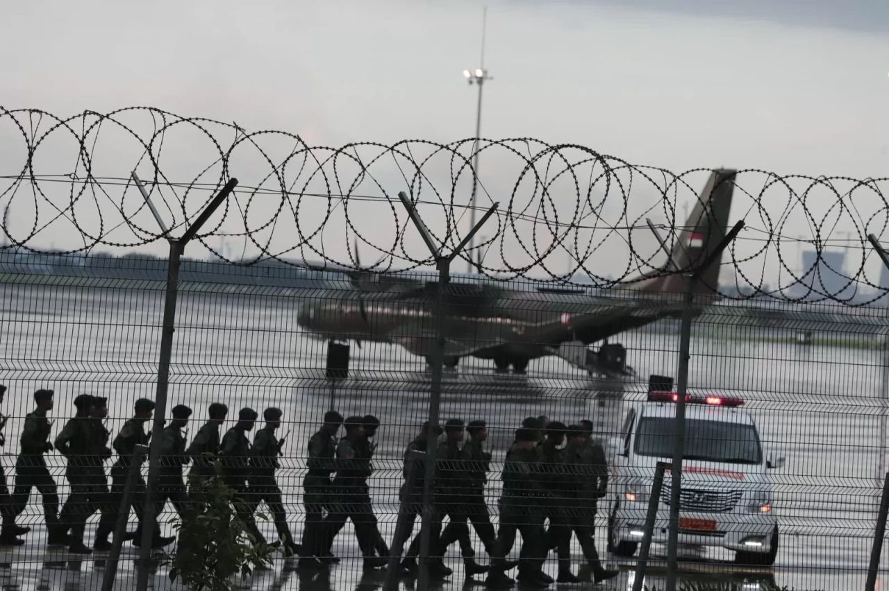 2 Pesawat TNI Siaga...