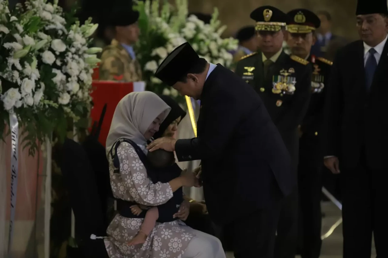 Presiden Prabowo Beri...