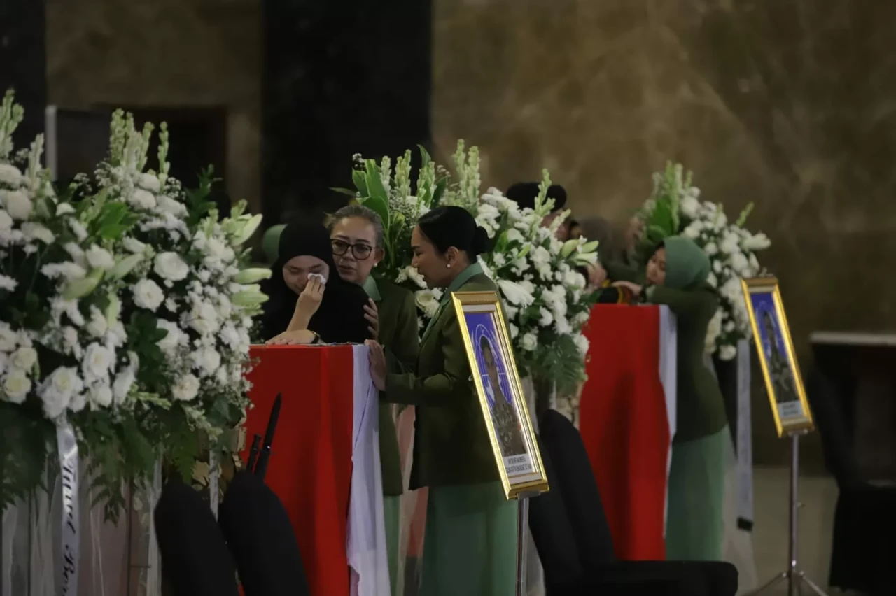 Tangis Keluarga Iringi...