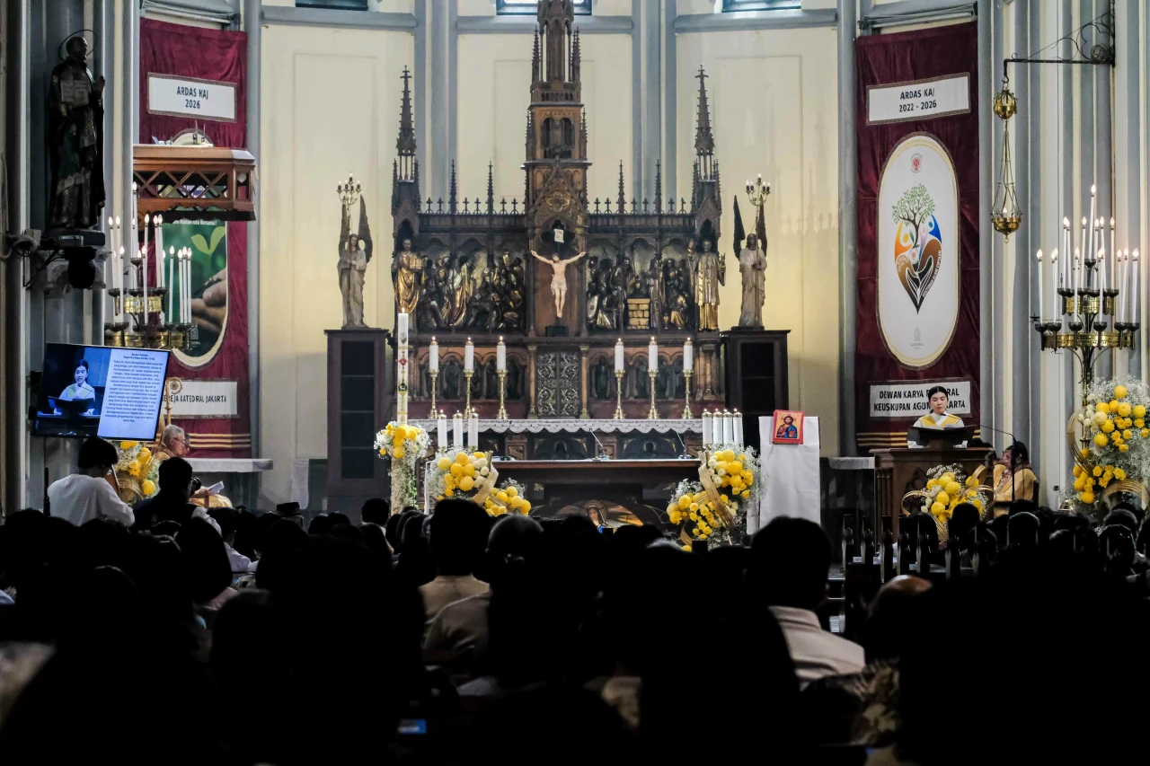 Misa Paskah di Gereja...