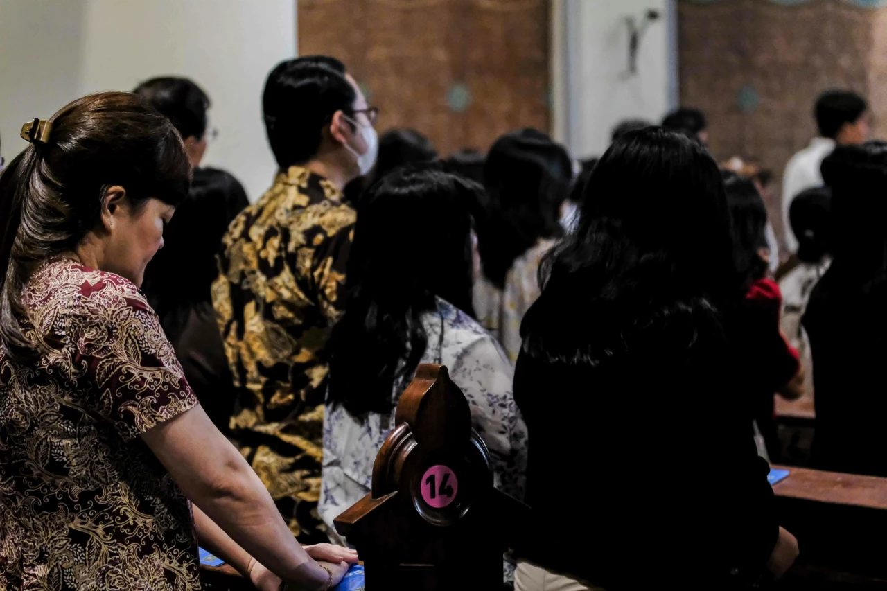 Misa Paskah di Gereja...