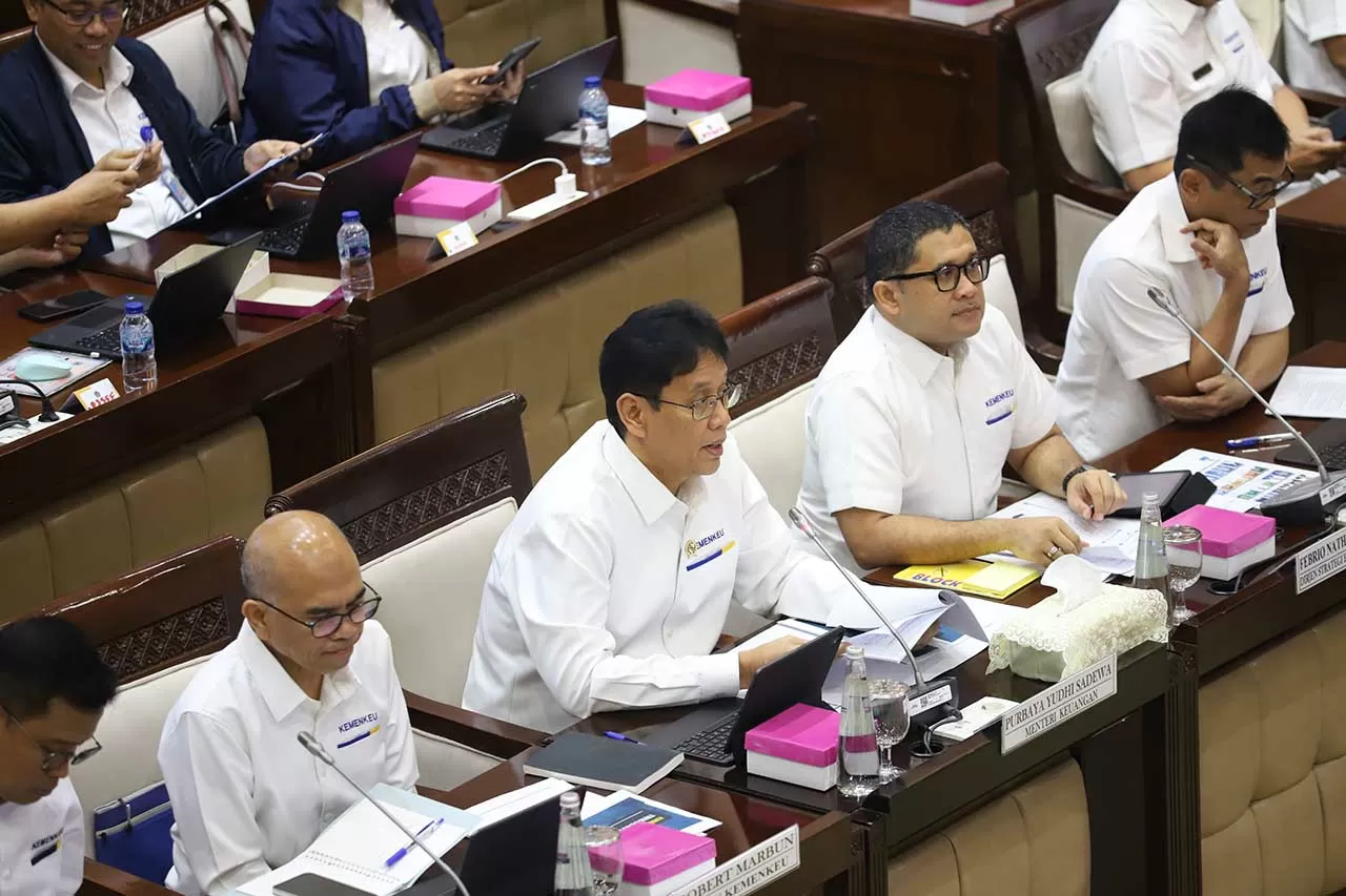 Raker Komisi XI DPR,...
