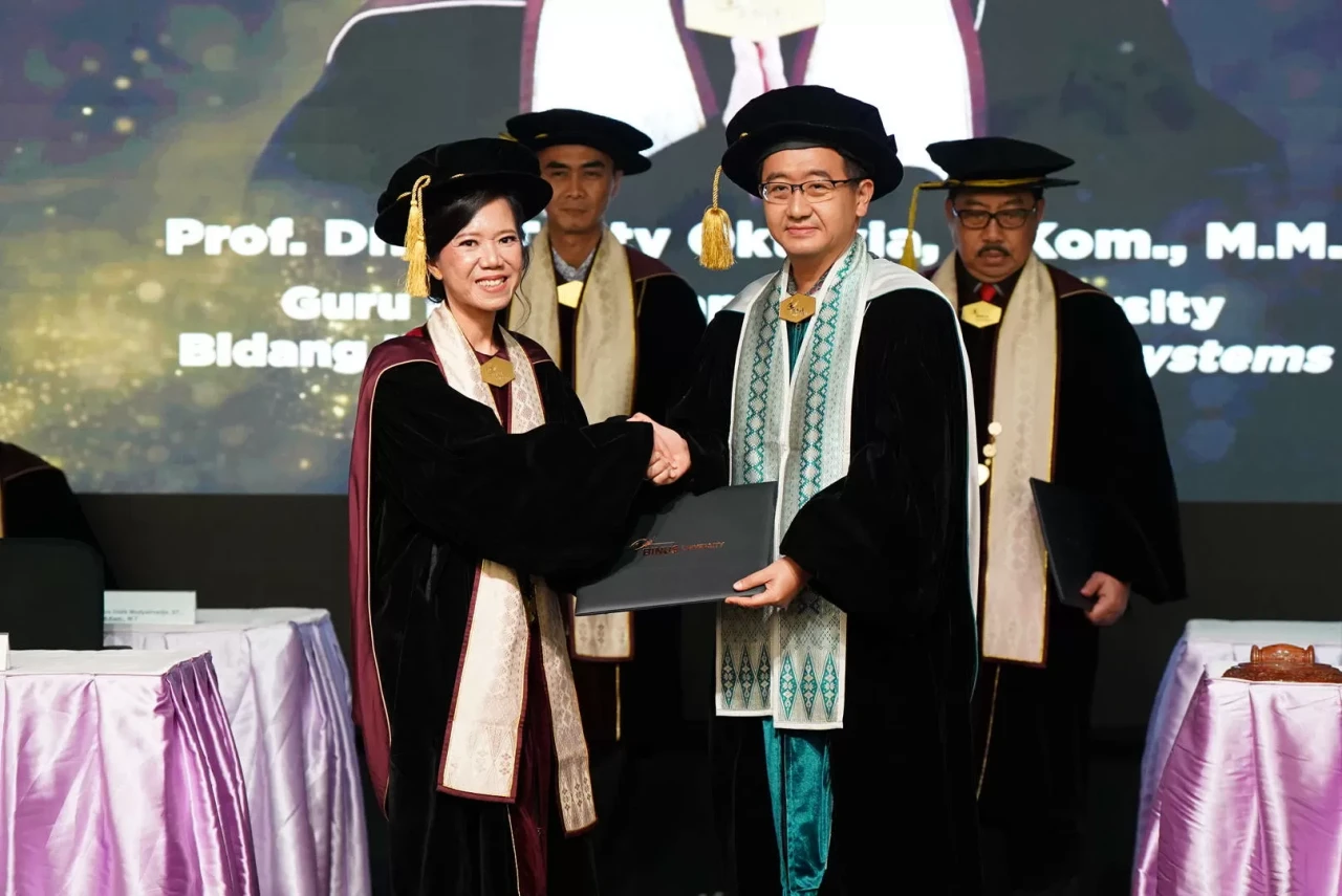 BINUS Kukuhkan Prof....